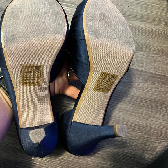 Excellent condition navy heels - Picture 4 of 6